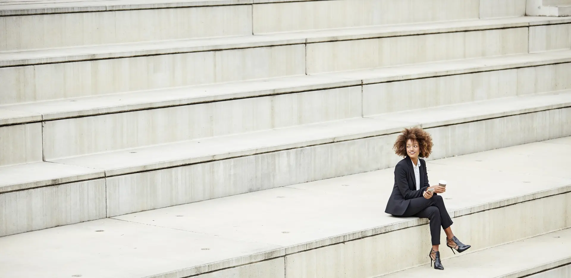 mc-img-hubspotroicalc-hdr-01